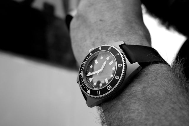 Do Dive Watches Tell Depth?